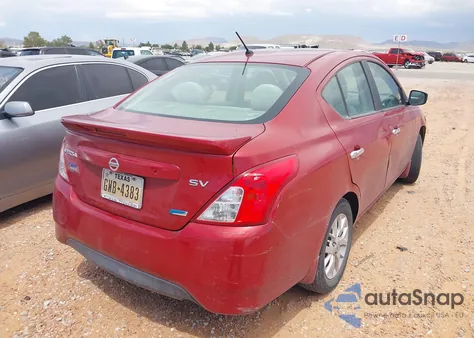 2015 Nissan Versa 1.6 Sv z USA, uszkodzony, nr VIN 3N1CN7AP7FL924288